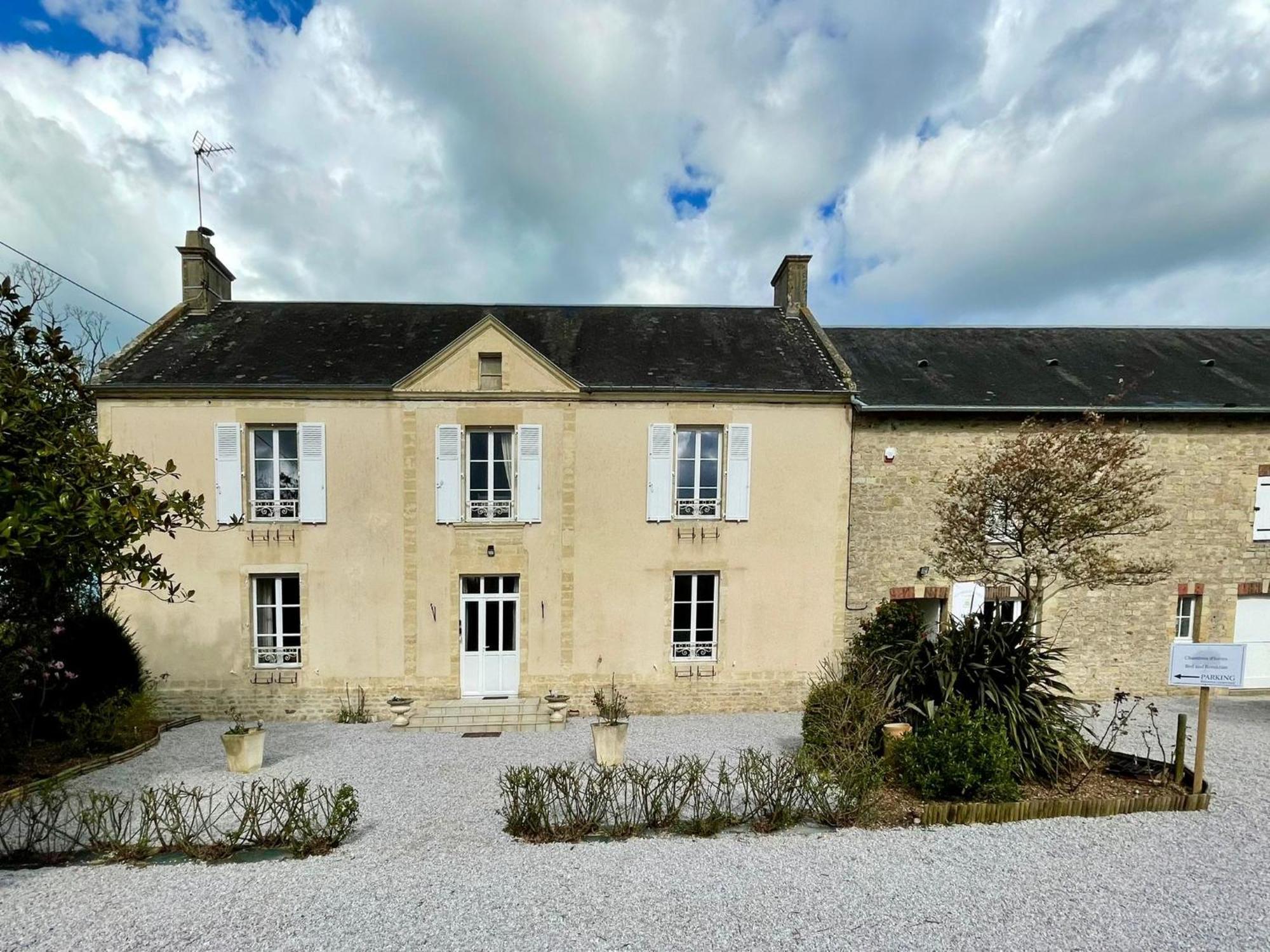 Les chambres d'Omaha Beach Etablissement avec deux chambres d'hôtes, petit-déjeuner compris fait-maison et produits locaux Vierville-sur-Mer Exterior foto
